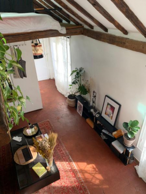 Cozy mezzanine studio in the heart of Paris